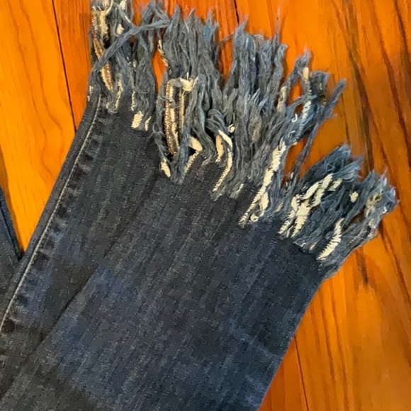 Joes Jeans. The Charlie High Rise Skinny Ankle. Size 28. Fringe bottom. - Picture 3 of 5